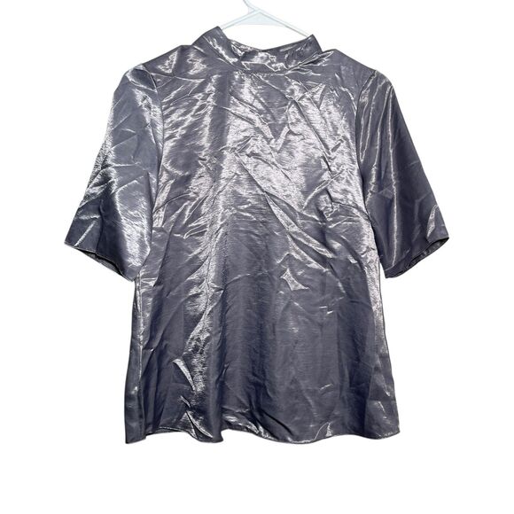 Glamorous Blouse Women's 2 Gray Satin Short Sleeve Crew Neck Solid Top NWT - Picture 1 of 10